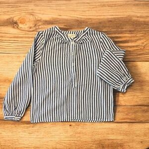 University Thread linen top.